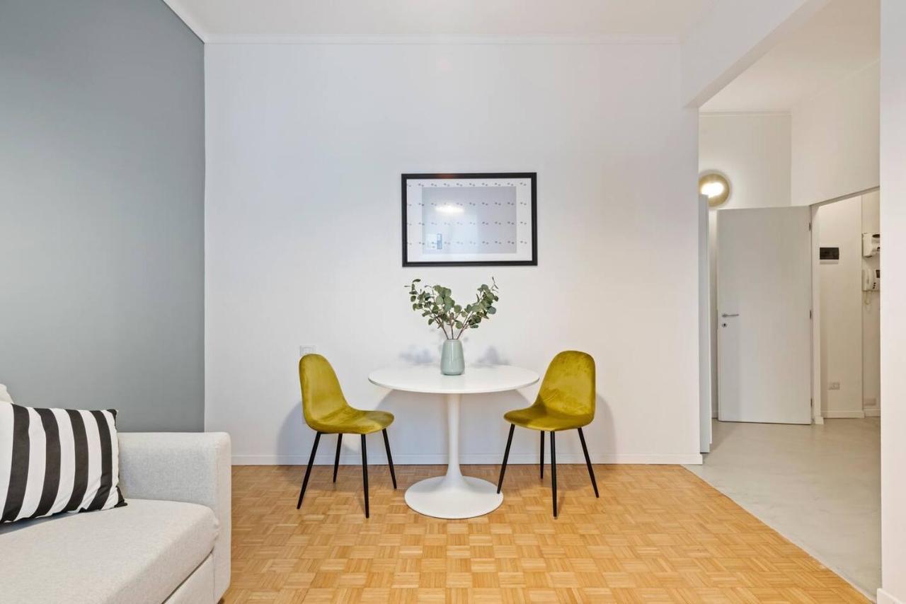Gorgeous Flat In The Design District Apartment Милано Екстериор снимка