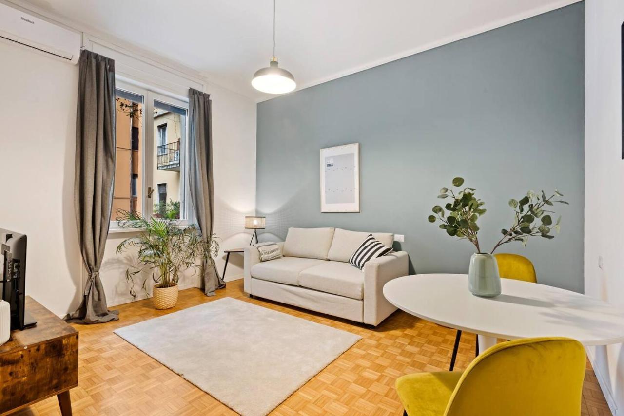 Gorgeous Flat In The Design District Apartment Милано Екстериор снимка